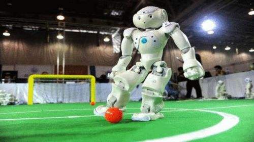 机器人踢足球，机器人踢足球的国漫！